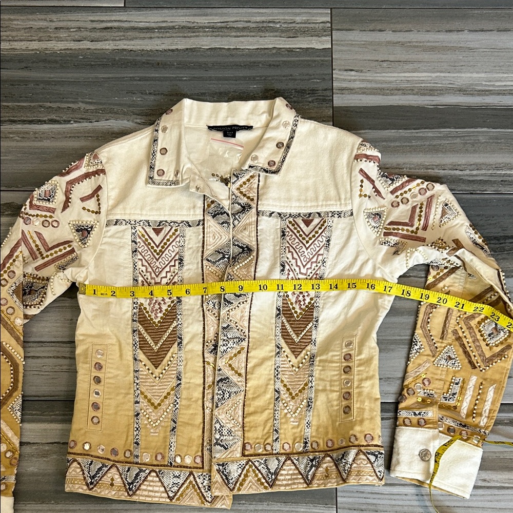 Women's Embroidered Jacket - Picture 16 of 16